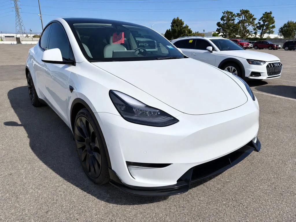 Used 2022 White Tesla Performance image 6