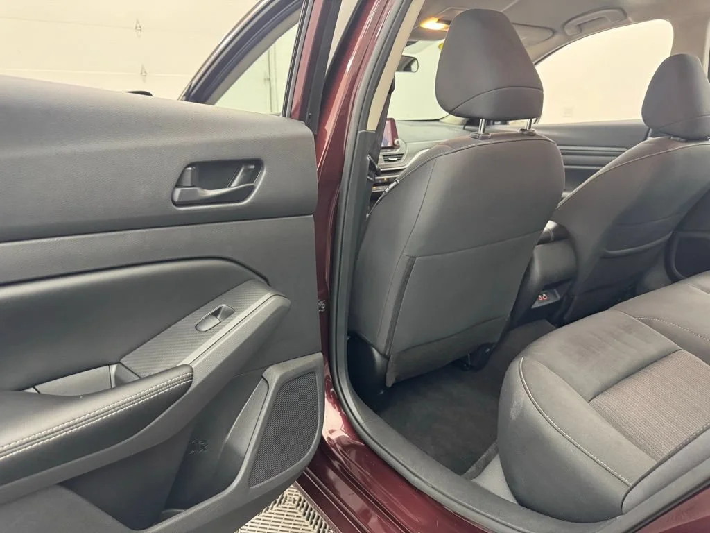 Used 2024 Red Nissan 2.5 SV image 33