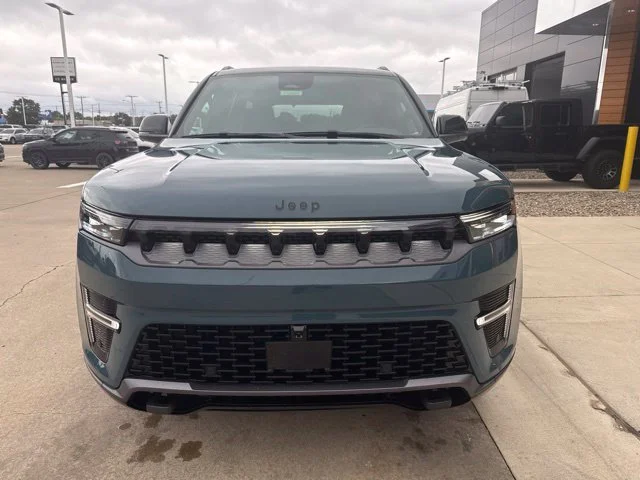 New 2027 Gray Jeep Upland image 3