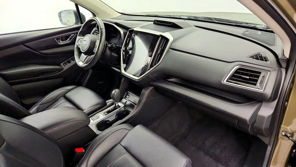 Used 2023 Autumn Green Metallic Subaru Limited 8-Seater w/ Moonroof & Nav System image 25