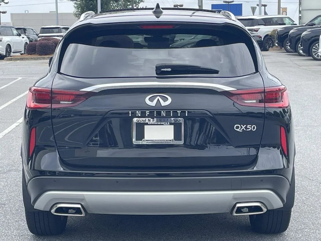 Used 2023 Black INFINITI LUXE image 3