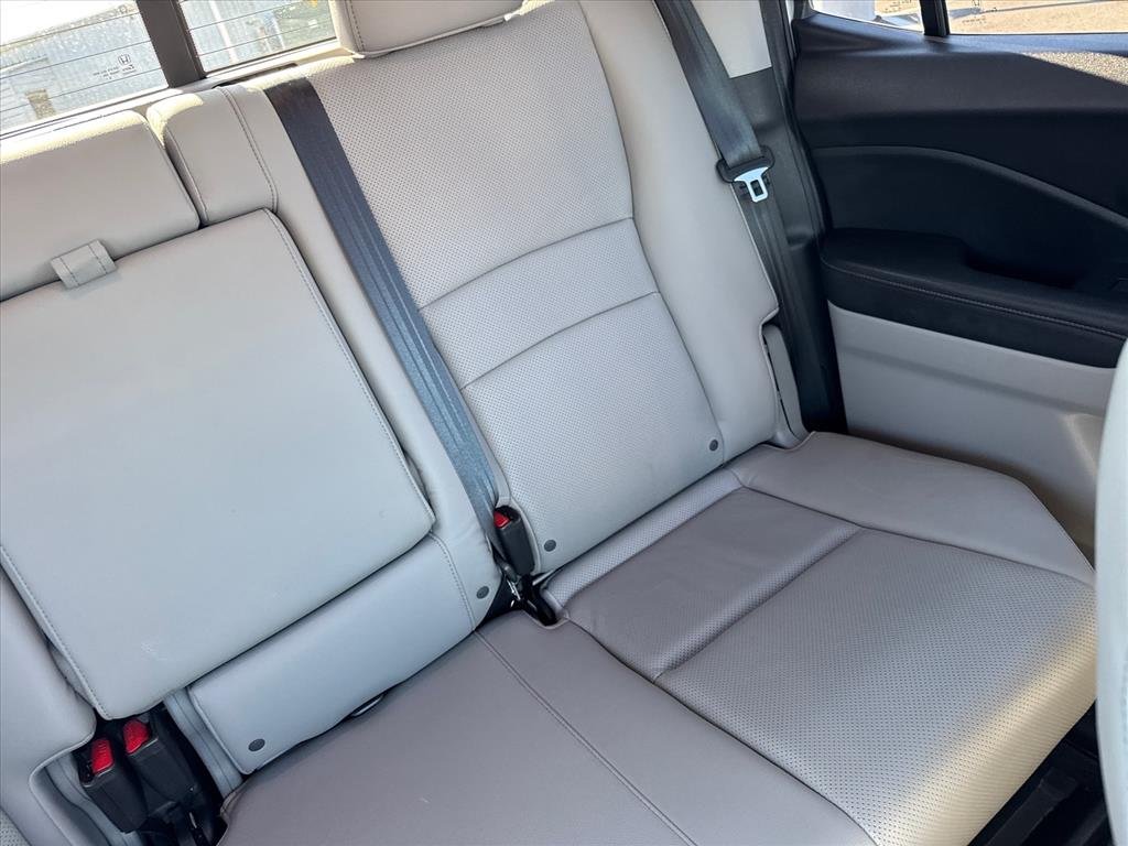 Certified Used 2019 Lunar Silver Metallic Honda RTL image 18