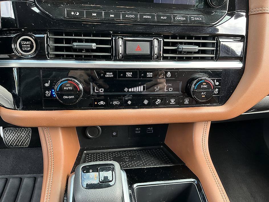 Used 2024 Super Black Nissan Platinum image 18
