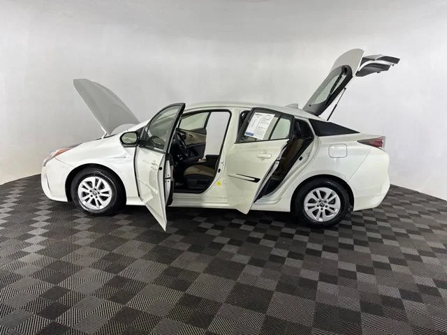 Used 2016  Toyota Two image 11