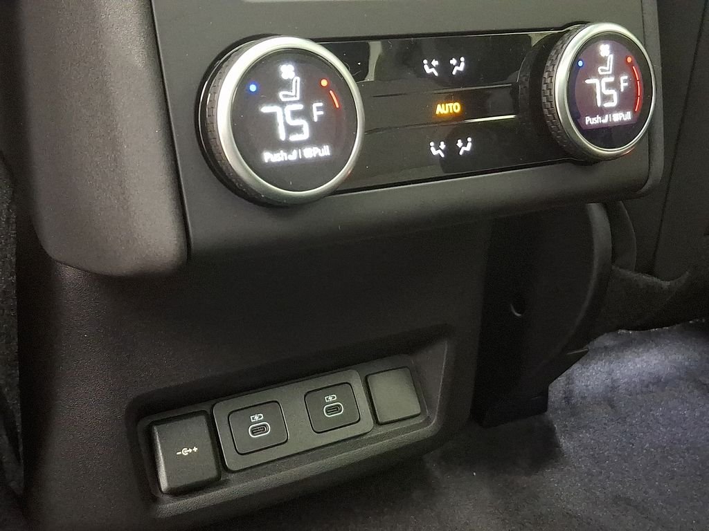 New 2026 Eiger Grey Land Rover S image 7