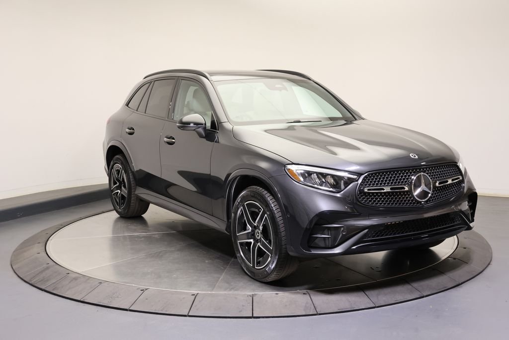 Used 2027  Mercedes-Benz GLC 300 image 3