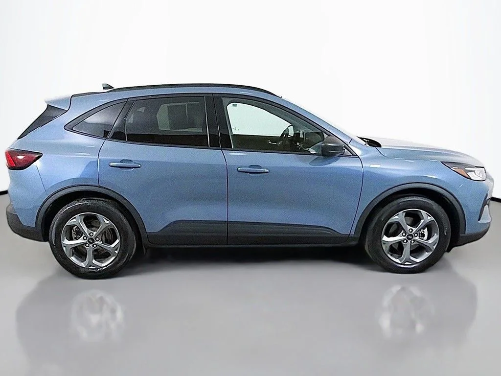 Used 2025 Vapor Blue Metallic Ford ST-Line image 14