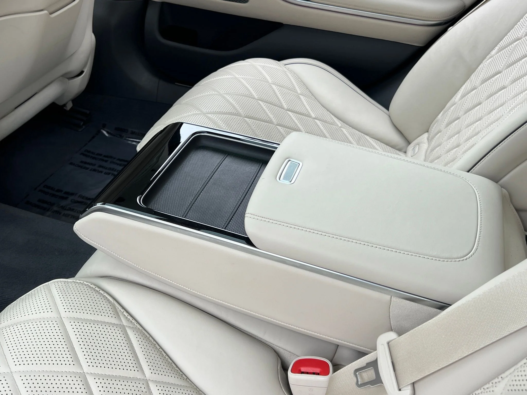 Used 2021 White Mercedes-Benz S 580 image 27