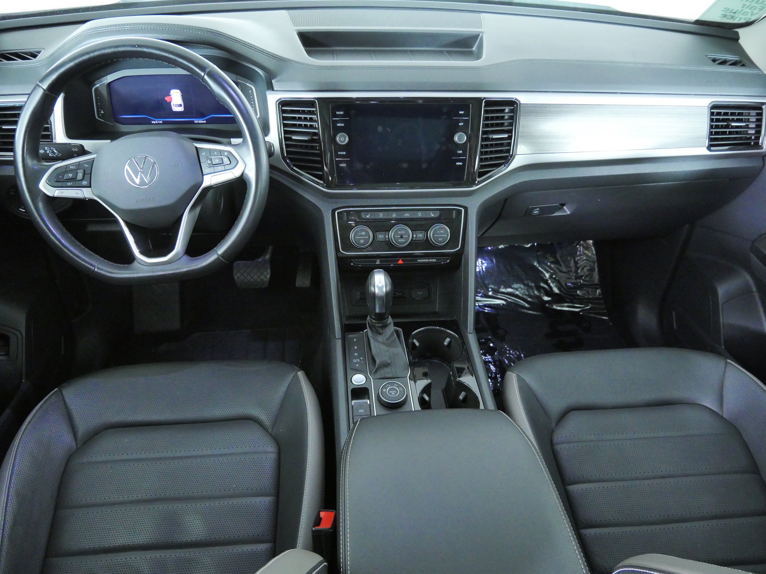 Used 2021 White Volkswagen 3.6L V6 SEL Premium image 10