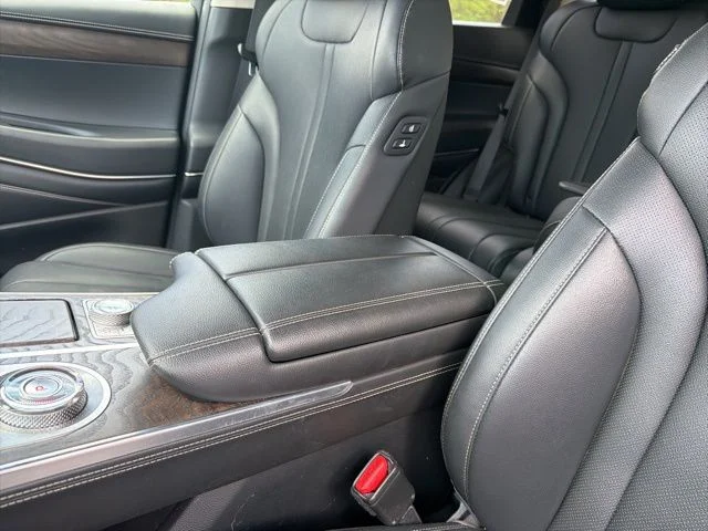 Used 2024 White Genesis 2.5T image 20