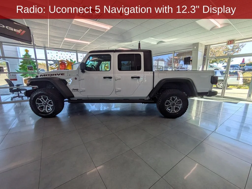 New 2026 Bright White Clear-Coat Exterior Paint Jeep Mojave image 9