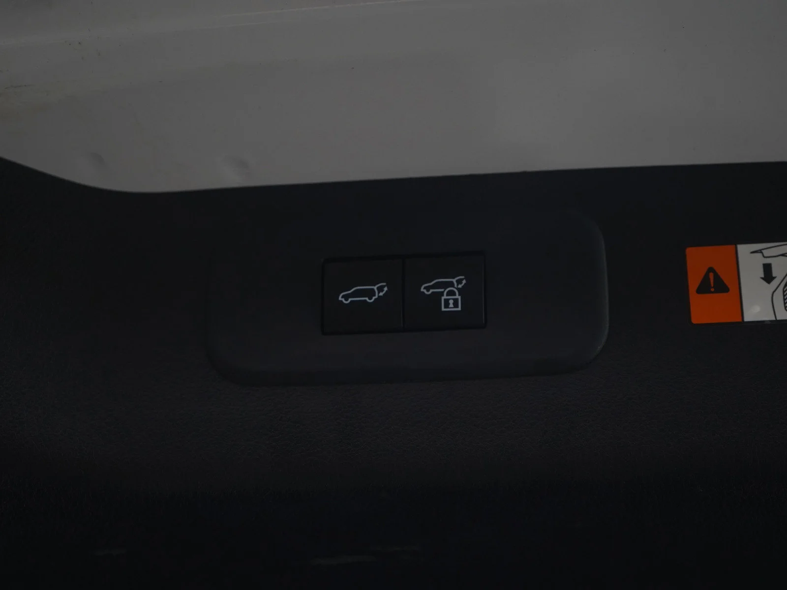 Used 2025 Wind Chill Pearl Lexus 500h F SPORT Premium image 19