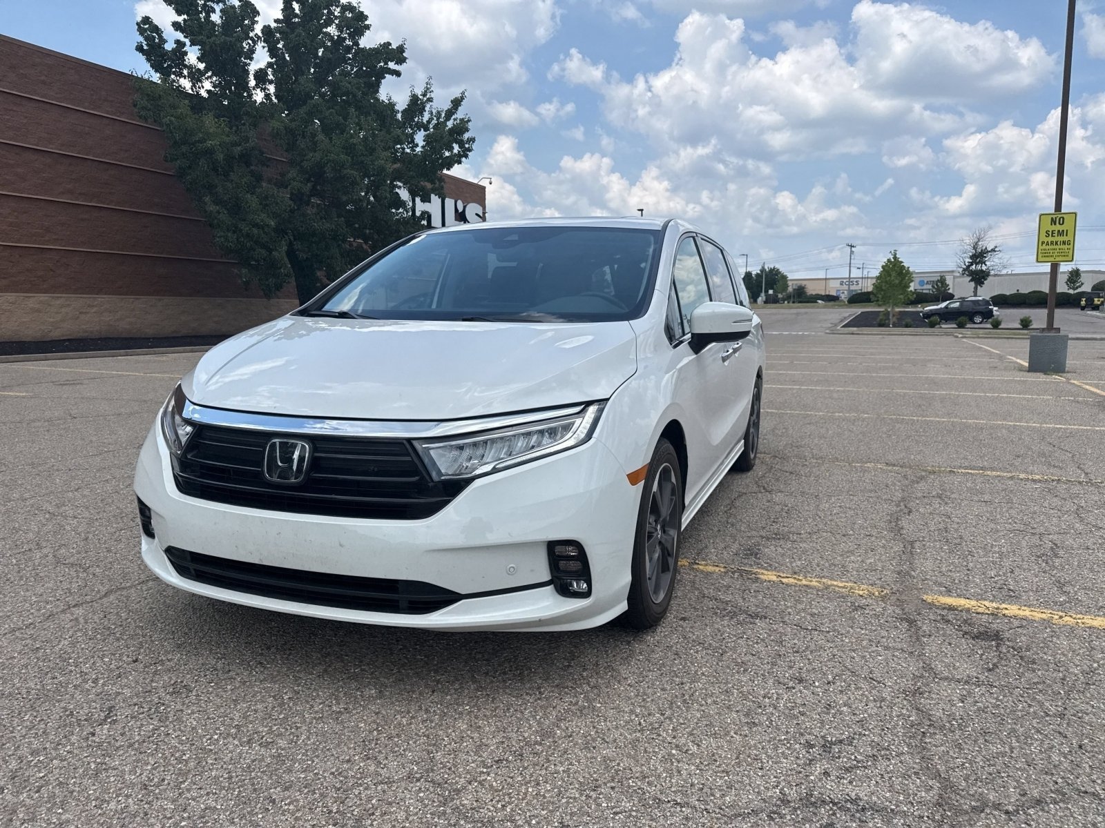 Certified Used 2023 Platinum White Pearl Honda Elite image 9