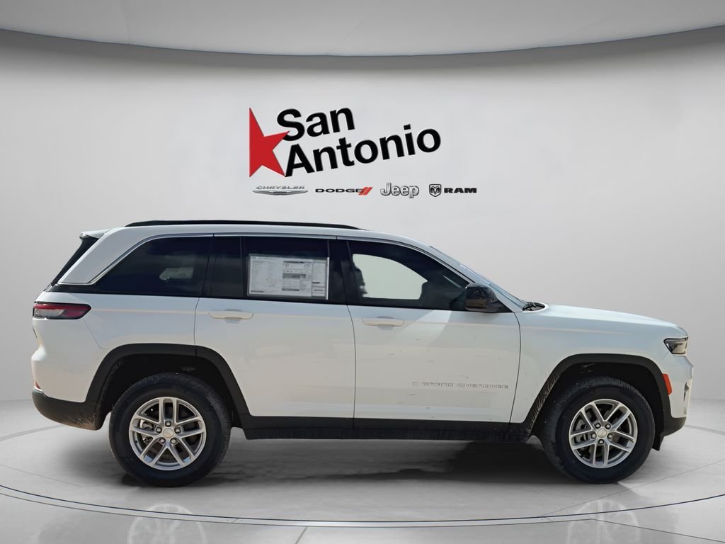 New 2025 White Jeep Laredo X image 17