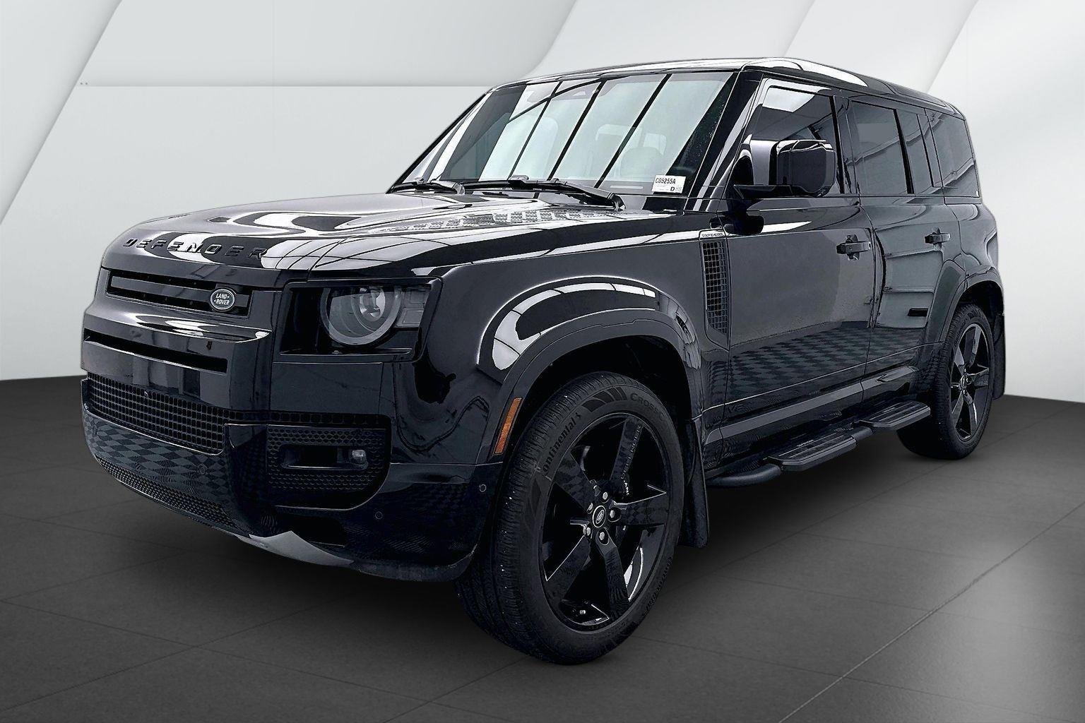 Used 2025 Santorini Black Metallic Land Rover V8 image 3