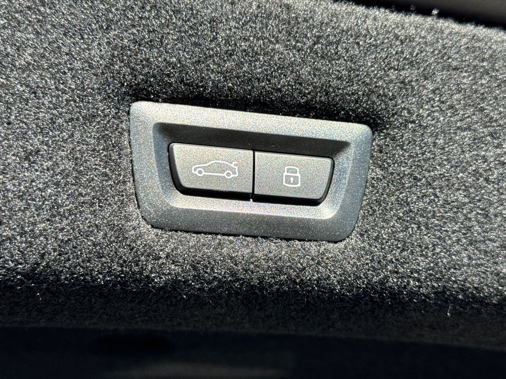 2026 BMW 7 Series 740i - Photo 10