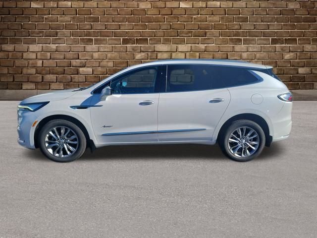 2023 Buick Enclave Avenir photo 2