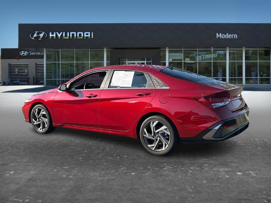 Used 2025 Ultimate Red Hyundai Limited image 5