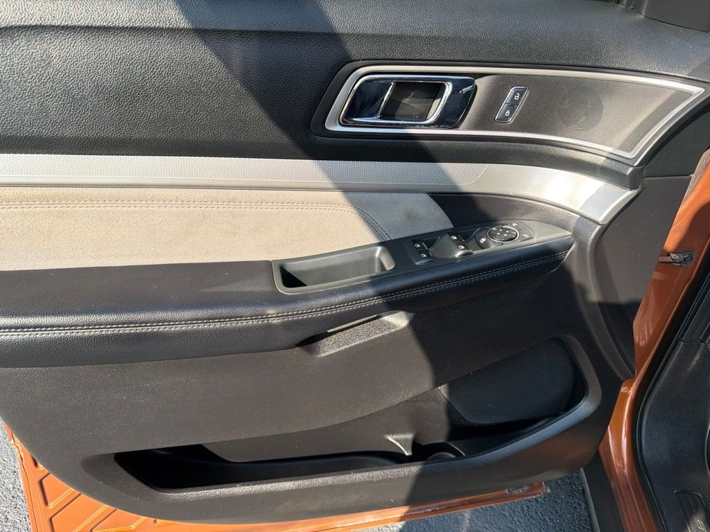 Used 2017 Brown Ford XLT image 9