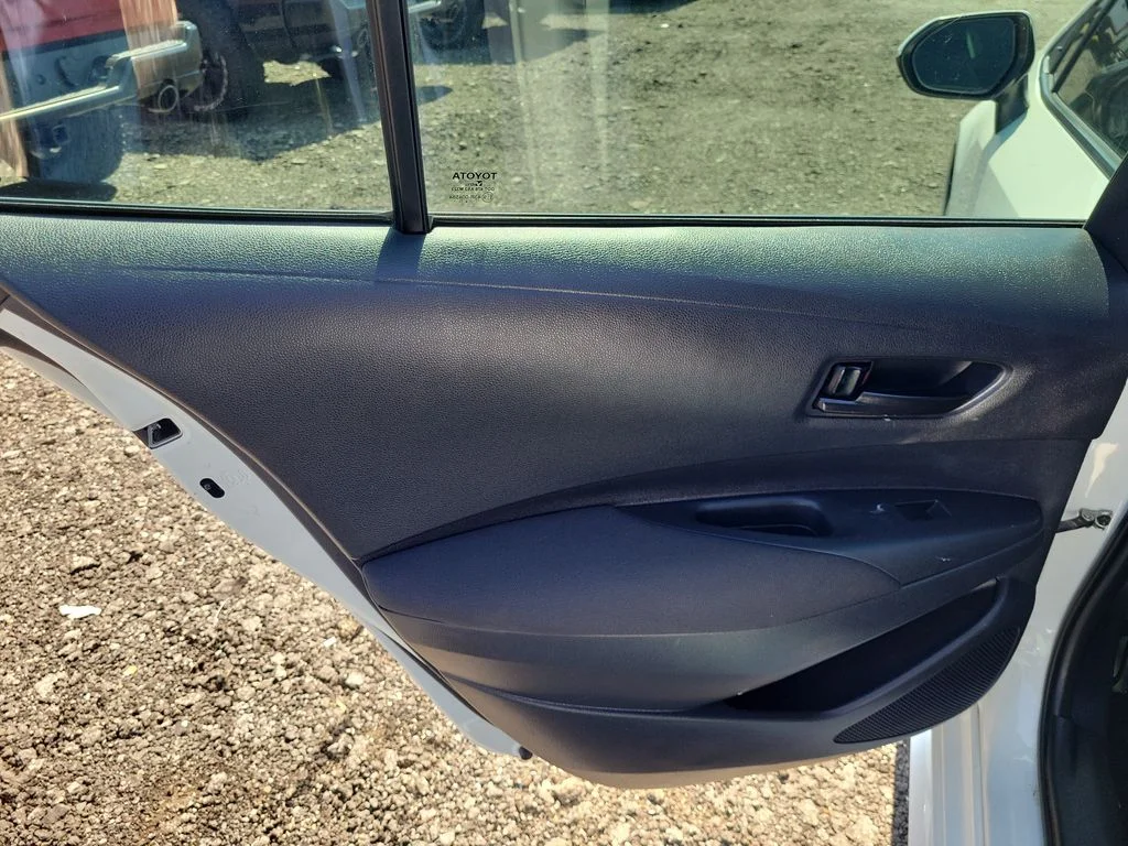 Used 2025 White Toyota LE image 19