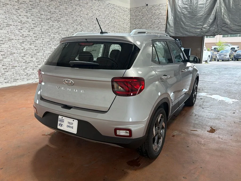 New 2026 Shimmering Silver Hyundai SEL image 7