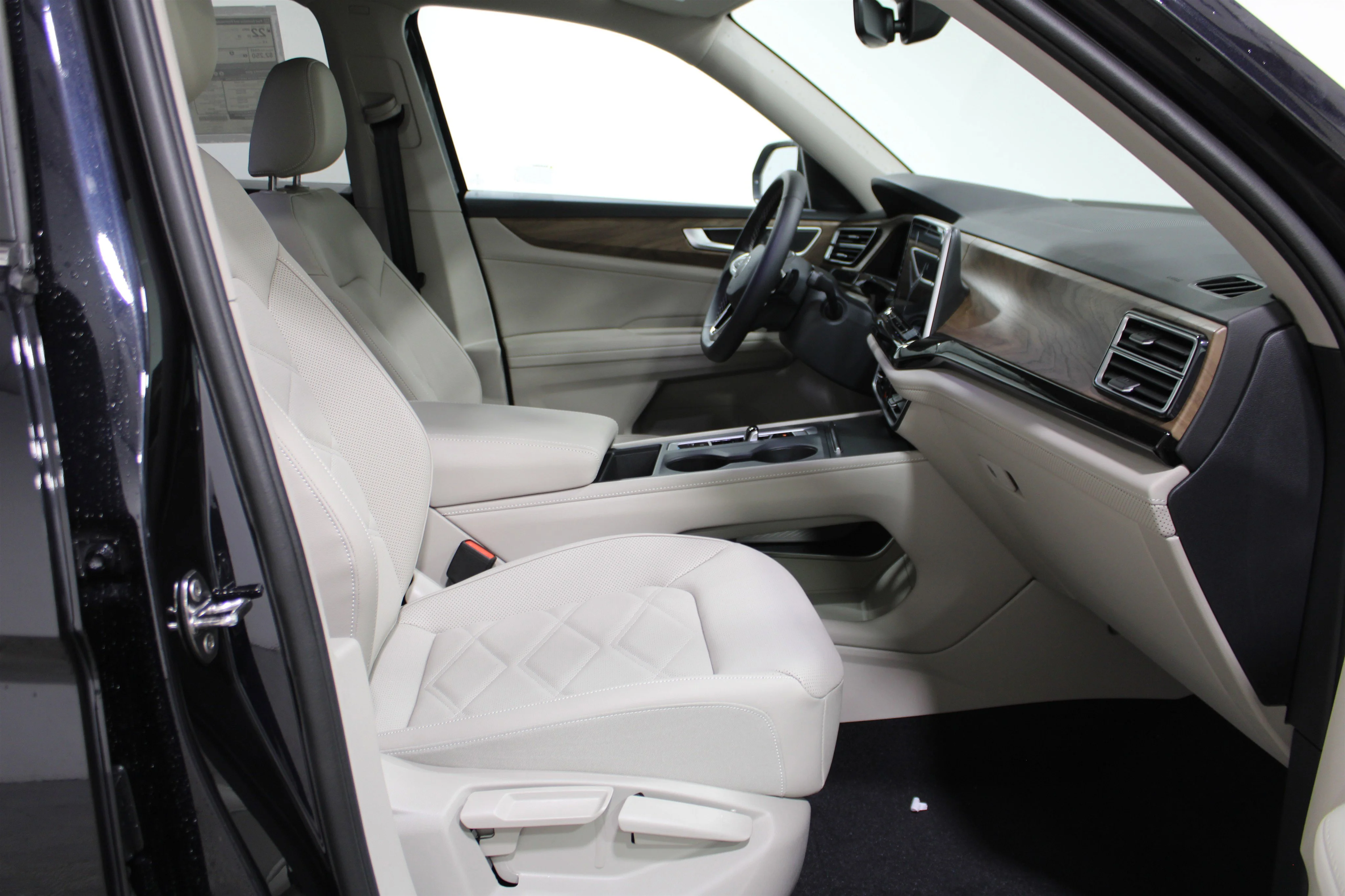 2026 Volkswagen Atlas SE - Photo 25