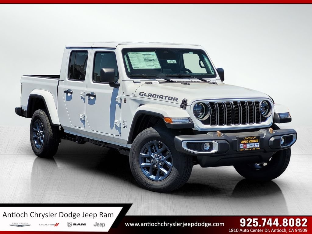2026 Jeep Gladiator 85th Anniversary Edition Auto's photo