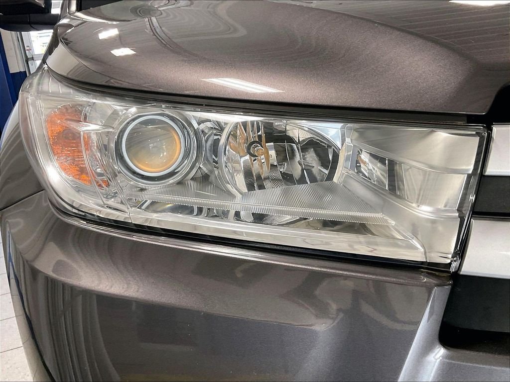Used 2019 Gray Toyota LE image 33