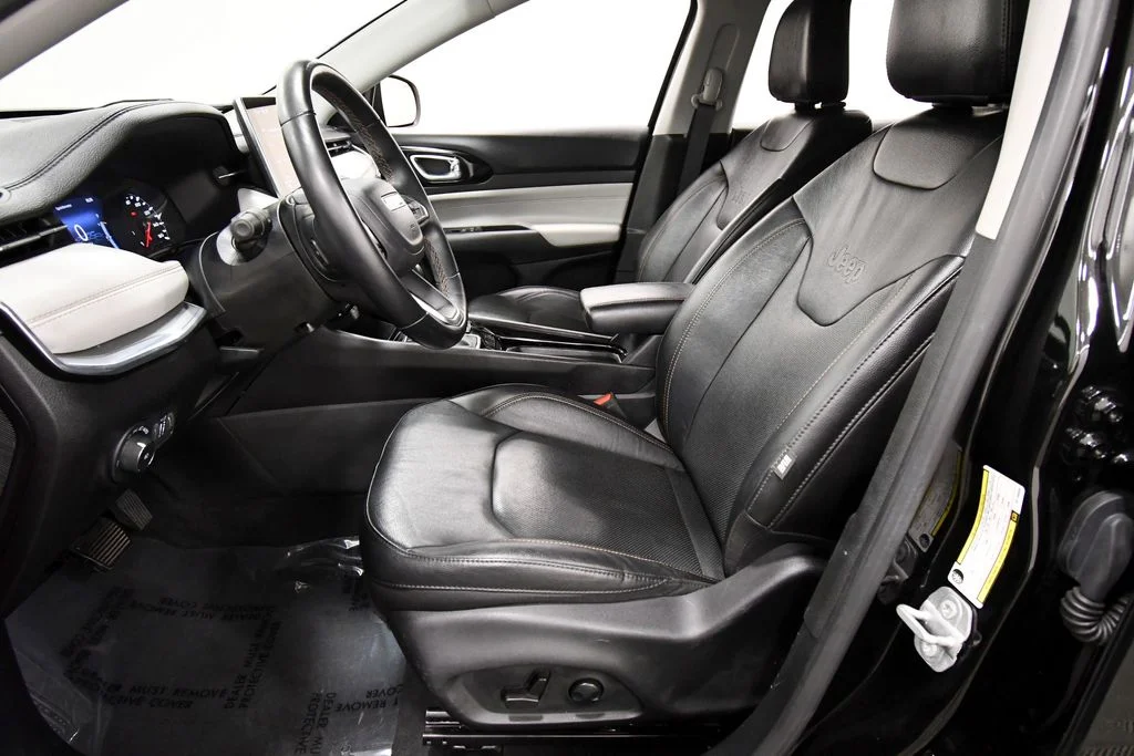 Used 2022 Black Jeep Limited image 14