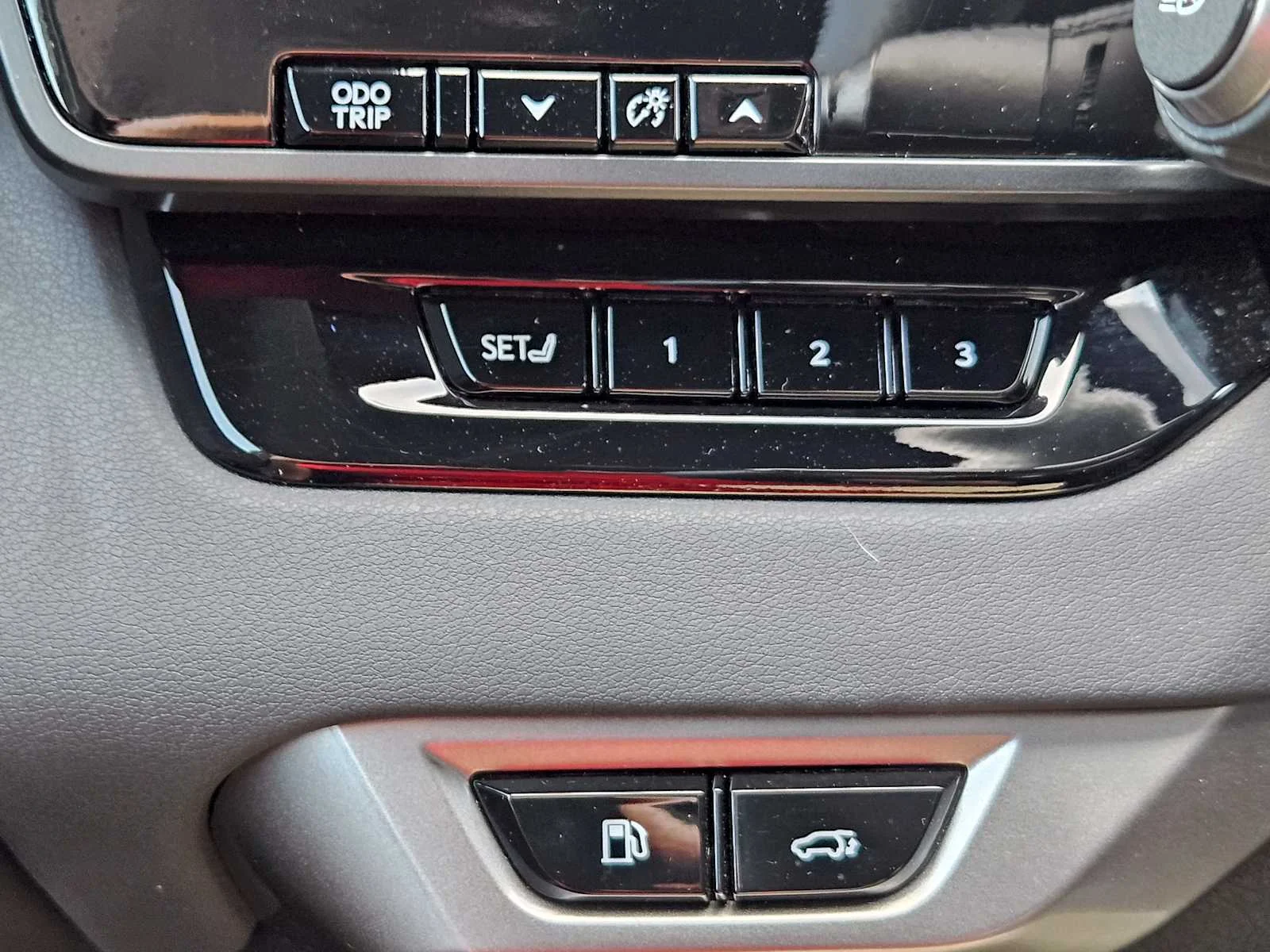 Certified Used 2023 NEBULA GRAY PEARL Lexus Premium Plus image 17
