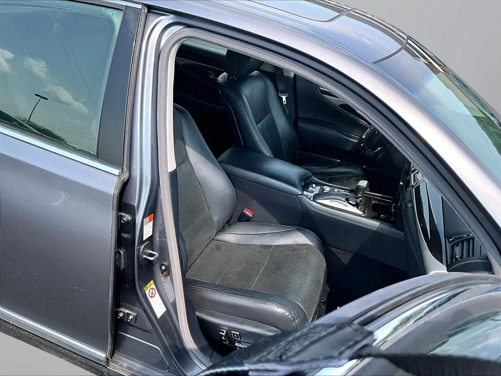 Used 2016 Gray Lexus 460 image 7