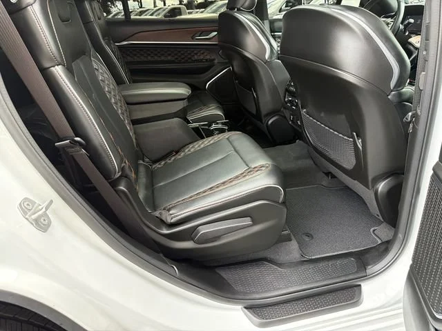 Used 2022 White Jeep Summit 4x2 image 15