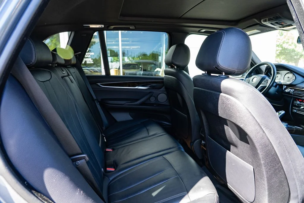 Used 2018 Gray BMW xDrive35d image 28
