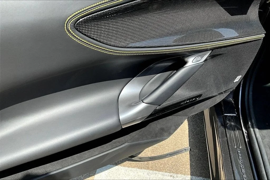 Used 2022 Extra Sample Ferrari  image 30