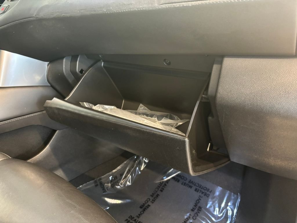 Used 2022 Black Chevrolet Z71 image 23