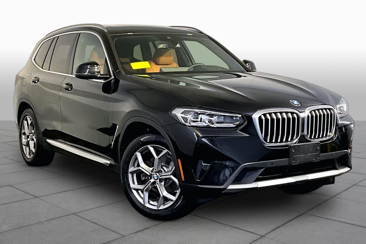 Used 2023 Black Sapphire Metallic BMW xDrive30i image 3