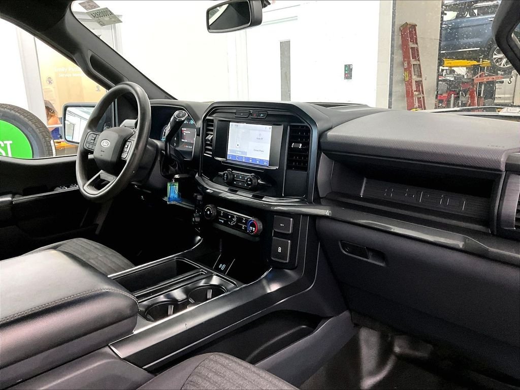 Used 2023 Atlas Blue Metallic Ford XL image 14