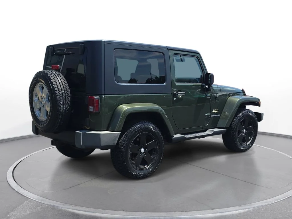 Used 2008 Green Jeep Sahara image 5