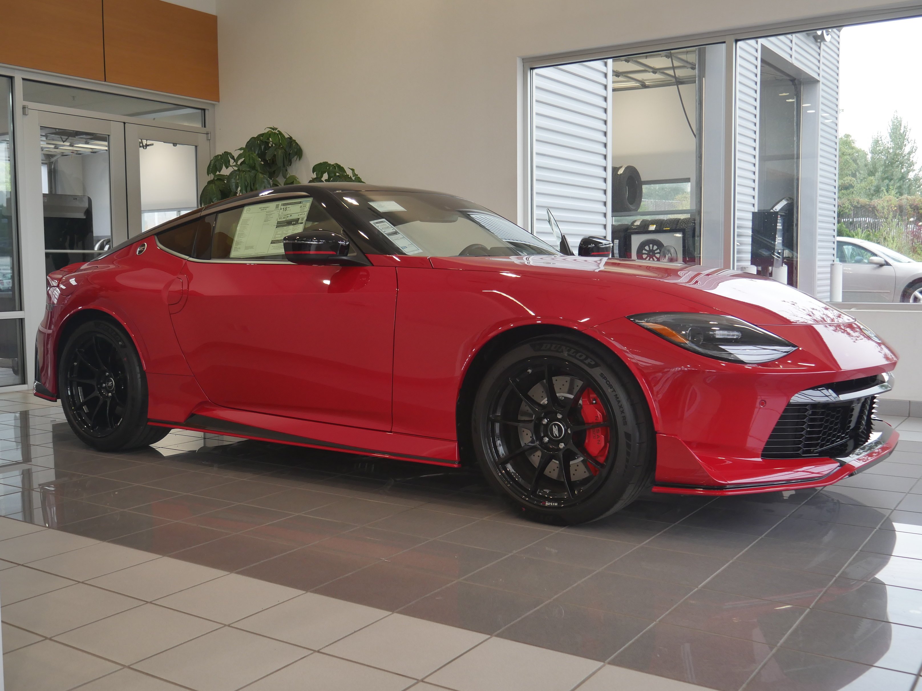 New 2027 Solid Red / Super Black Two-tone Nissan NISMO® image 29