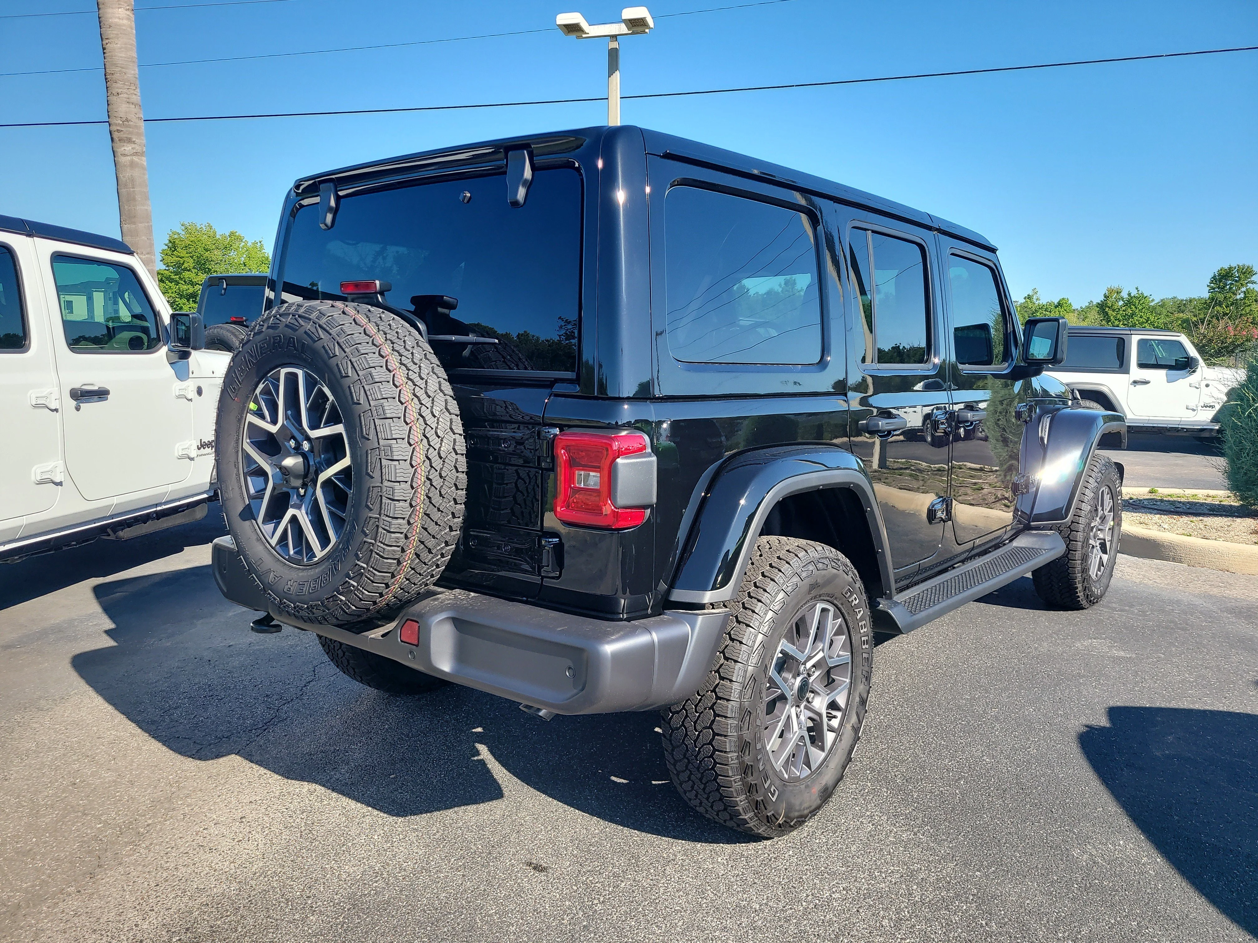 New 2026 Black Clearcoat Jeep Sahara image 5