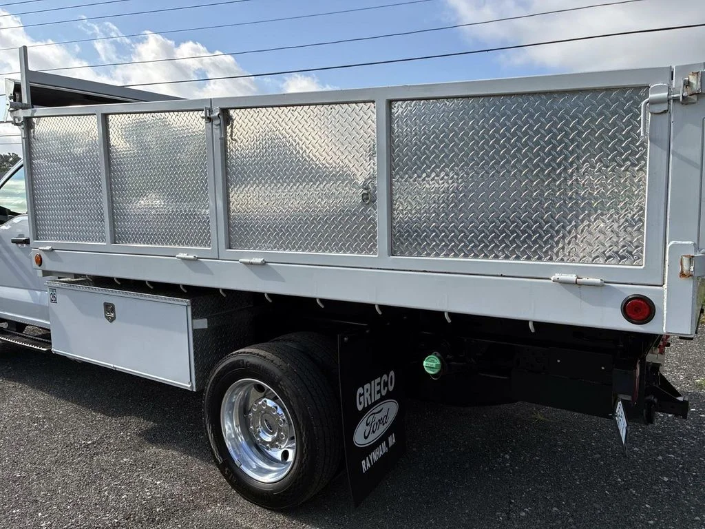 Used 2025 Oxford White Ford XLT image 13
