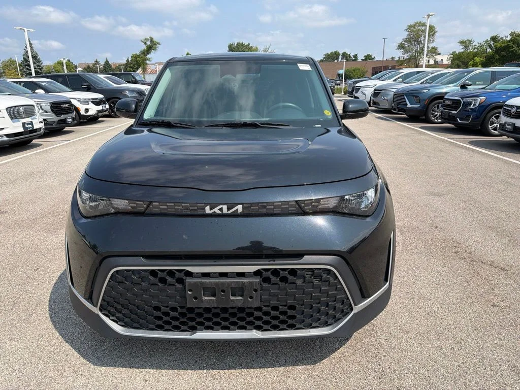 Used 2023 Black Kia LX image 3