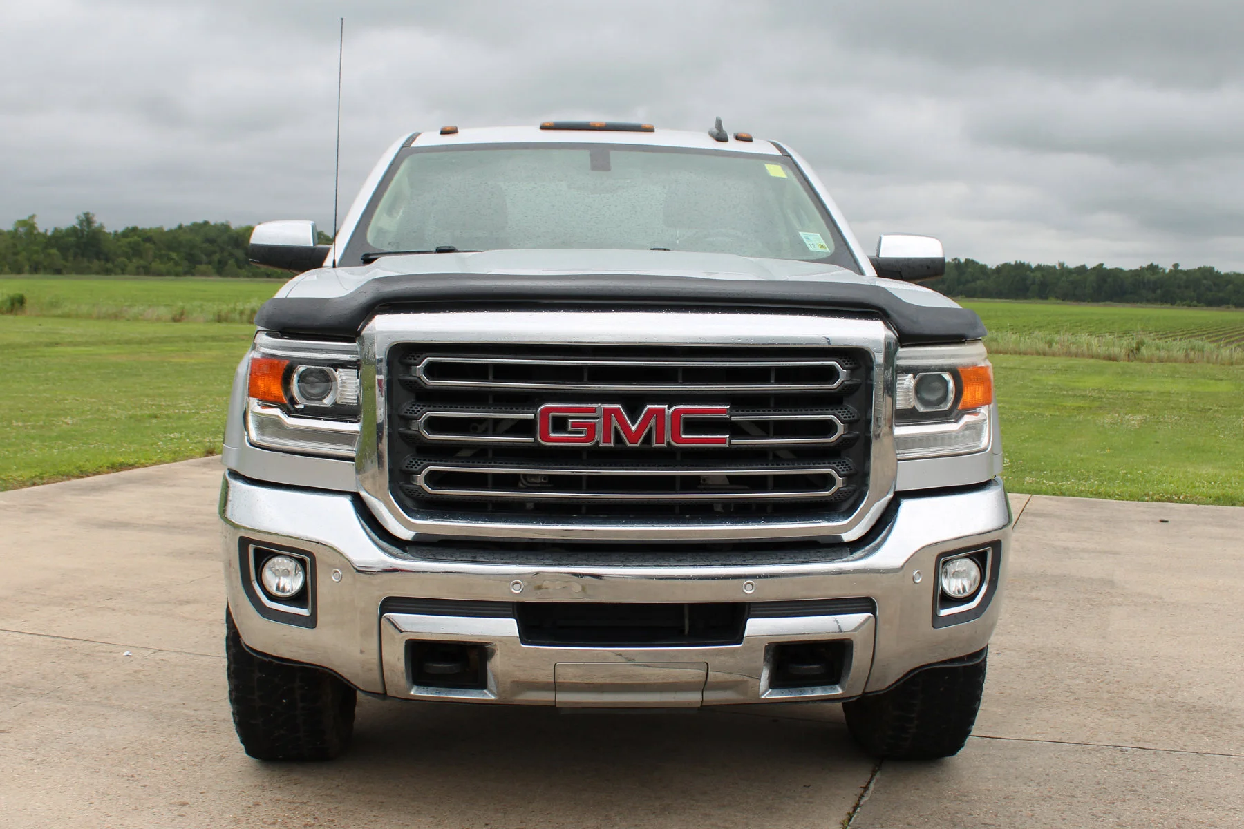 Used 2017 Quicksilver Metallic GMC 4WD Crew Cab 153.7 SLT image 26