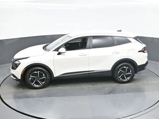 Used 2023 White Kia LX image 12