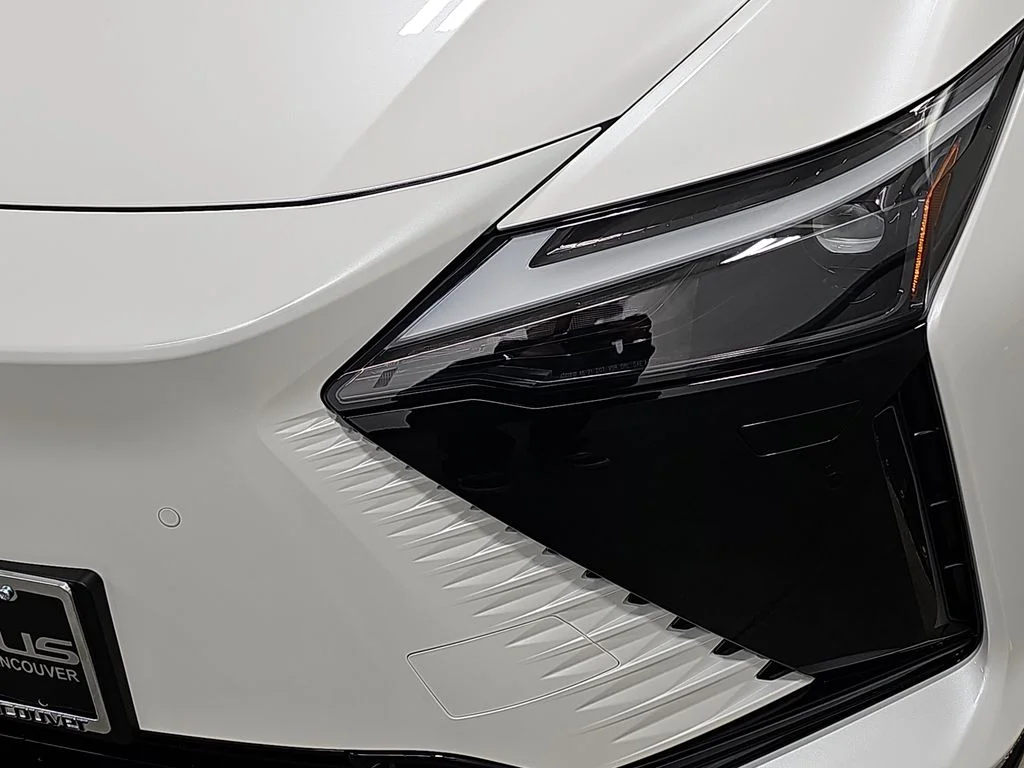 New 2026 Oxygen White Lexus F SPORT AWD image 30
