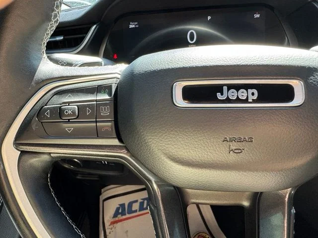 Used 2021 White Jeep Altitude image 28