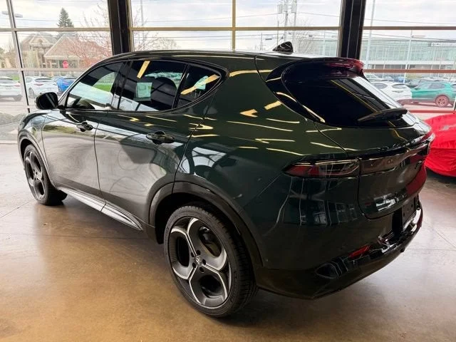 Used 2026 Verde Monza Alfa Romeo Base image 4