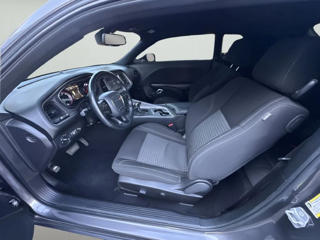 Used 2023 Gray Dodge SXT image 10