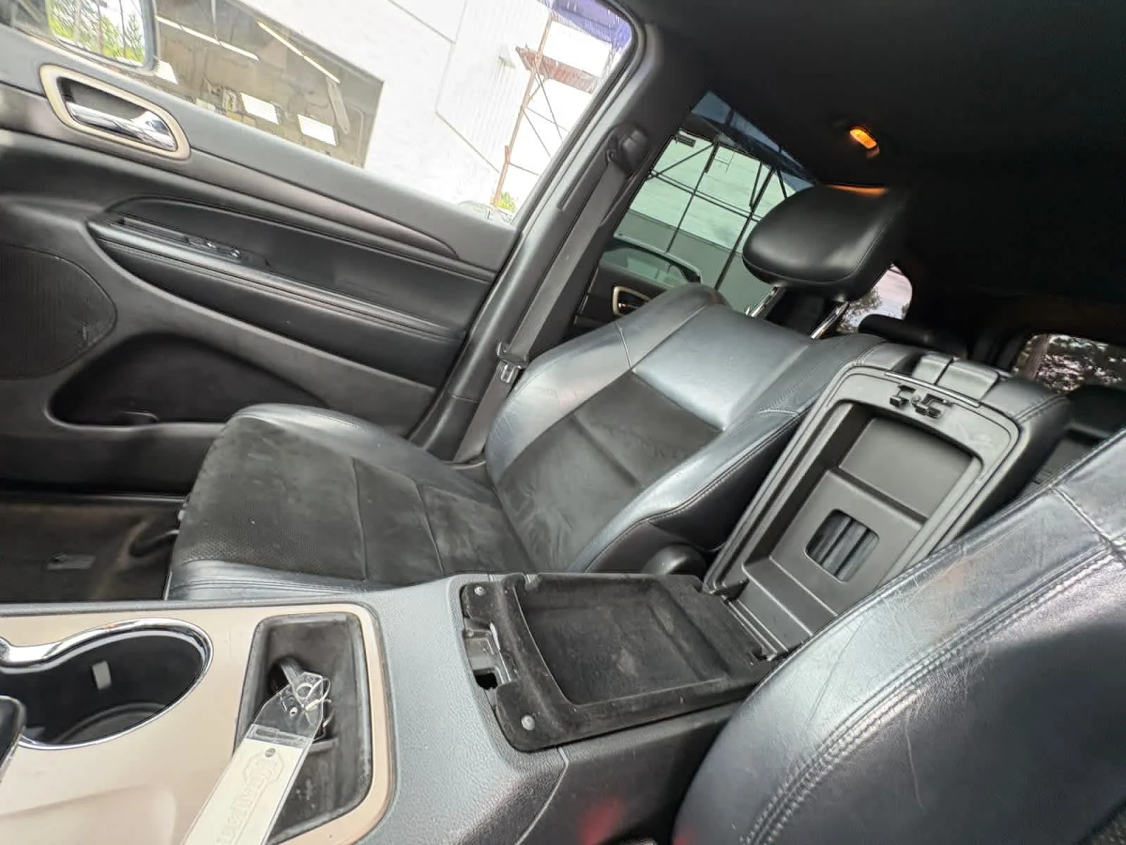 Used 2014 Bright White Clearcoat Jeep Altitude image 28
