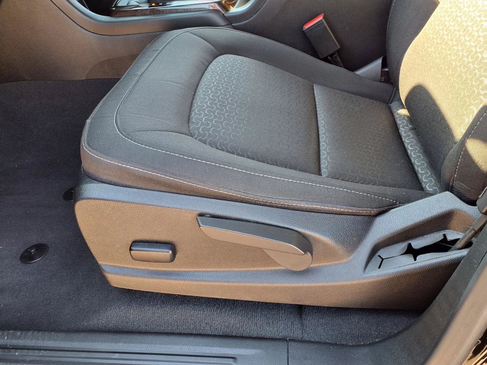 Used 2022 Onyx Black GMC 4WD Elevation image 21